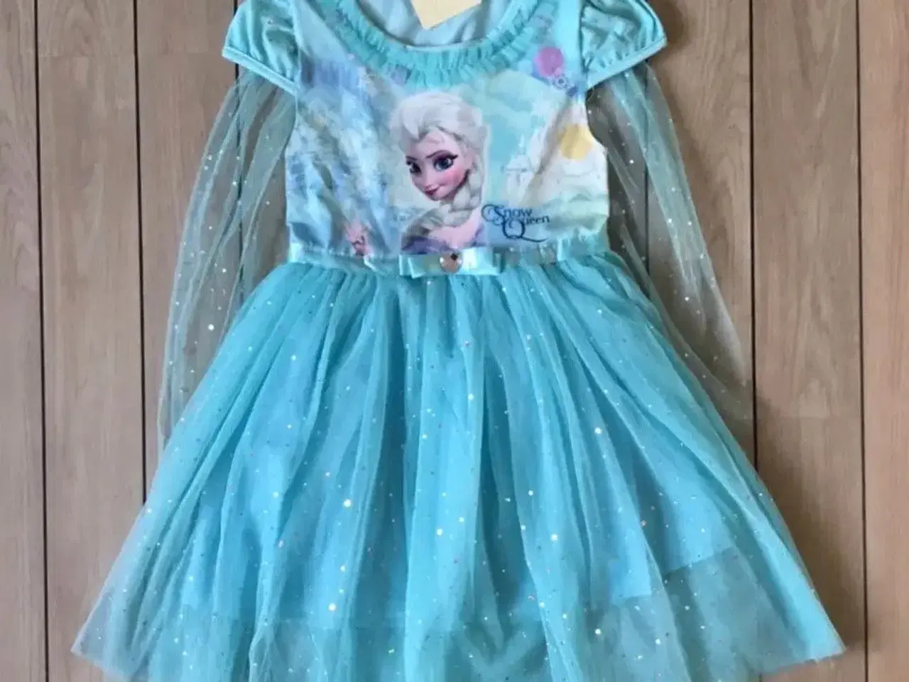 Billede 5 - Frost kjole + slør str 122 med Elsa udklædningstøj