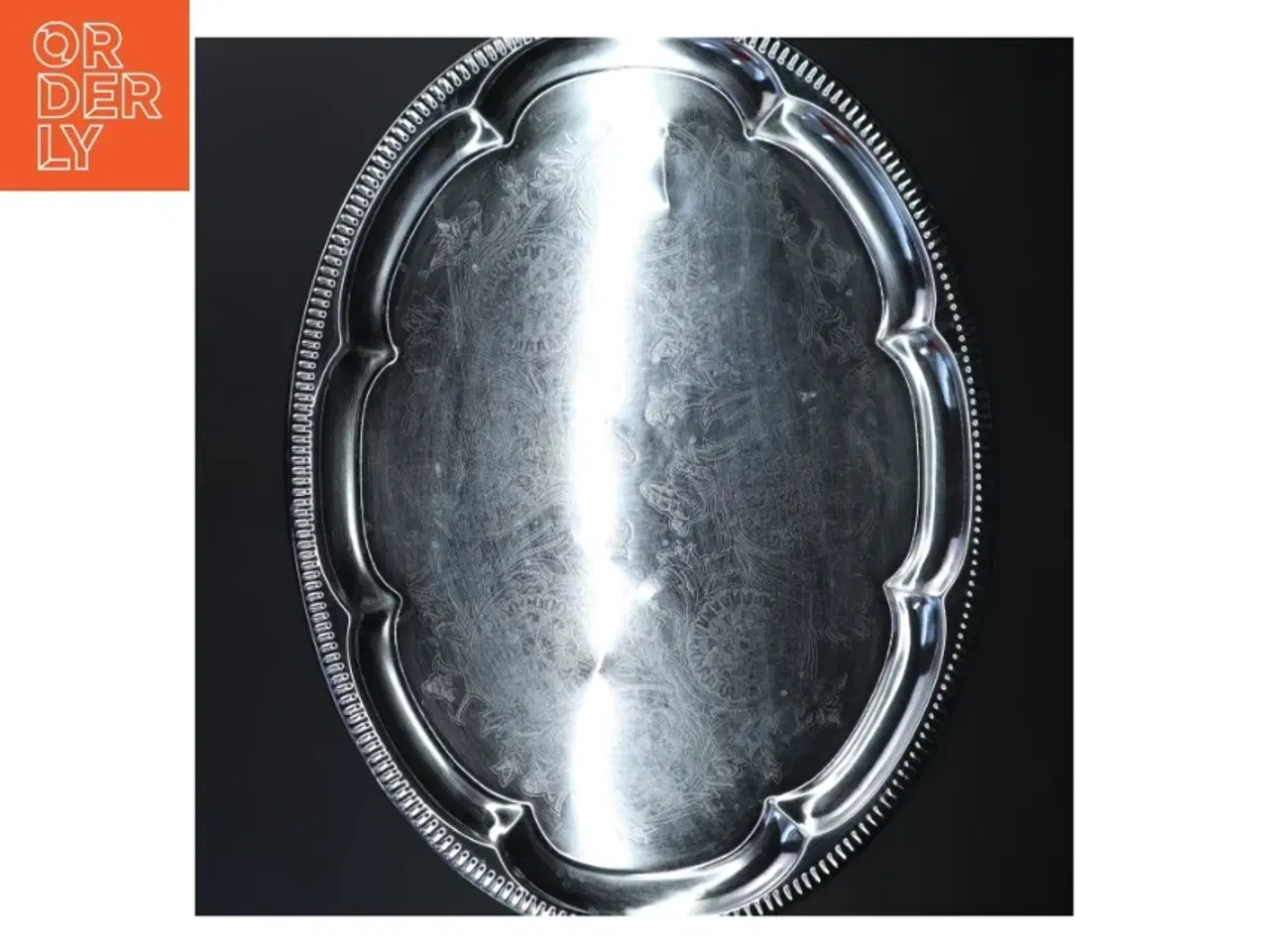 Billede 2 - Sølvfarvet ovalt serveringsfad (str. 44 x. 34 cm)
