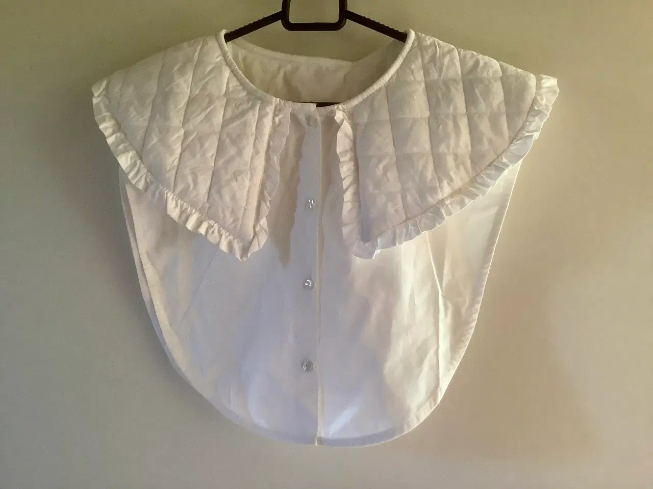 Billede 1 - Flæsekrave/snydeskjorte i onesize.