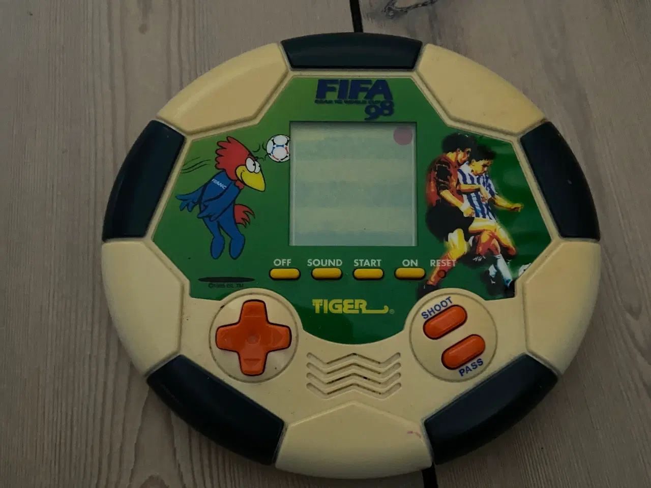 Billede 1 - FIFA 1998-spil fra Tiger Electronics