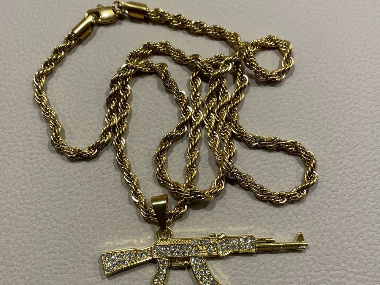 Billede 2 - 14kt goldfilled rope chain med ak47 vedhæng 