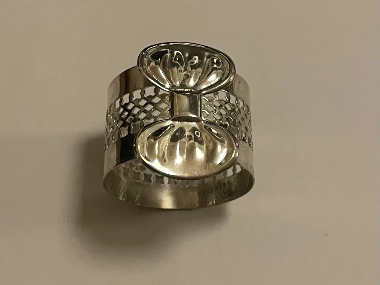 Billede 2 - Servietringe Sølvfarvet 12 stk !