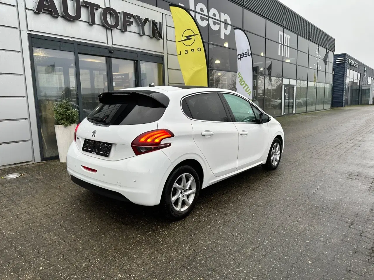 Billede 8 - Peugeot 208 1,2 PureTech 82 Allure Sky