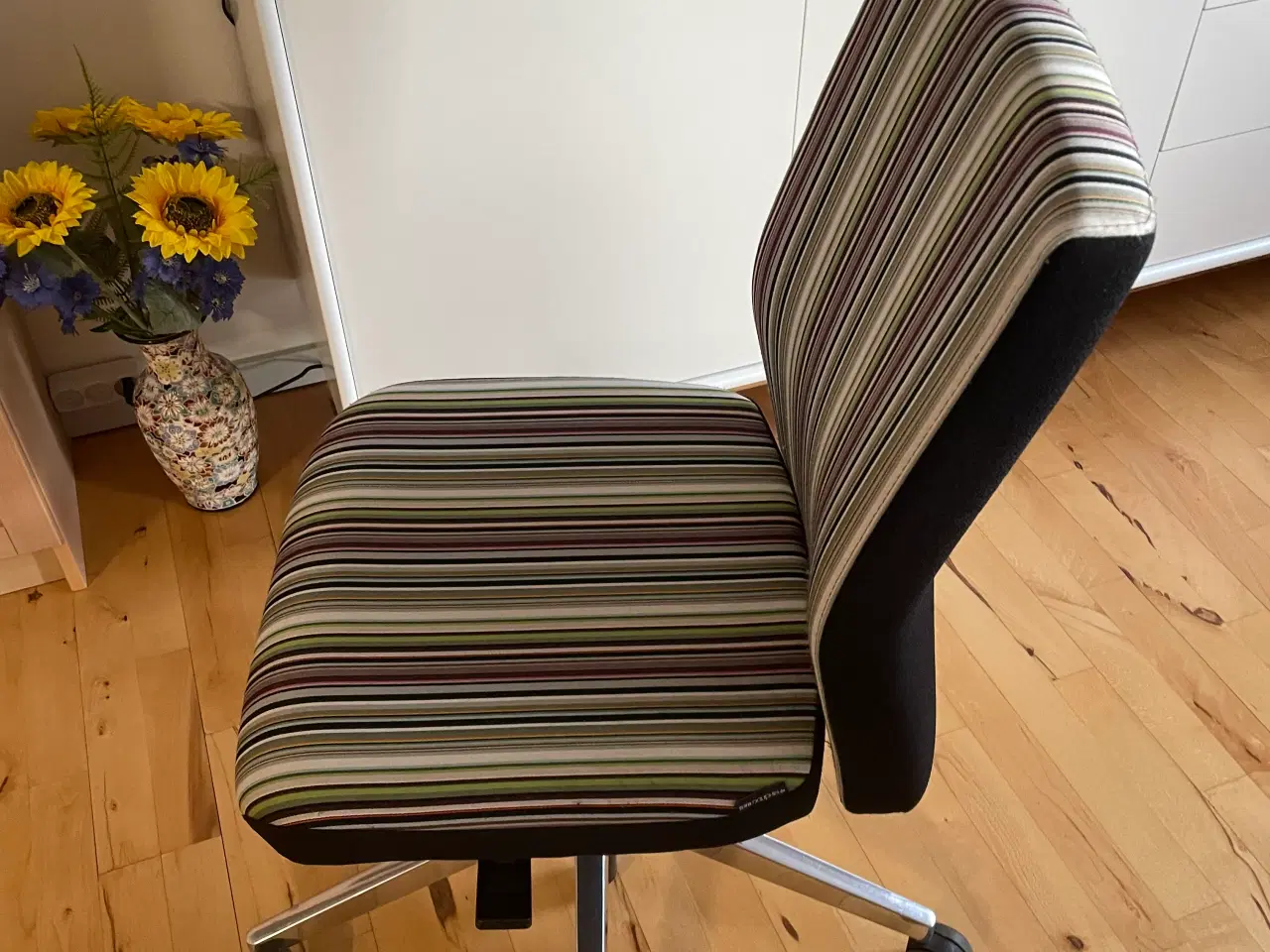 Billede 3 - Meget flot kvalitets kontorstol