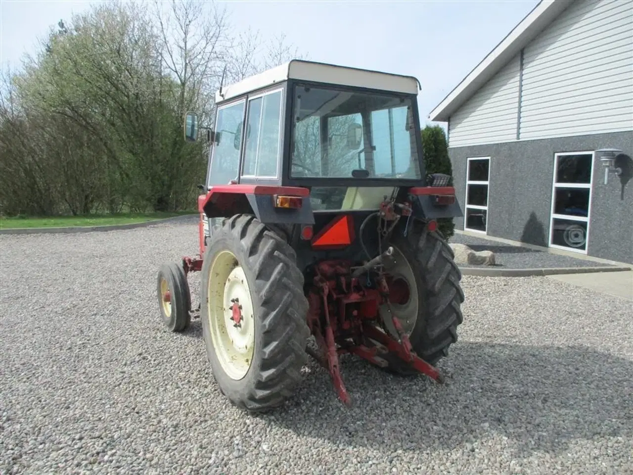 Billede 11 - IH 584 Snild lille traktor