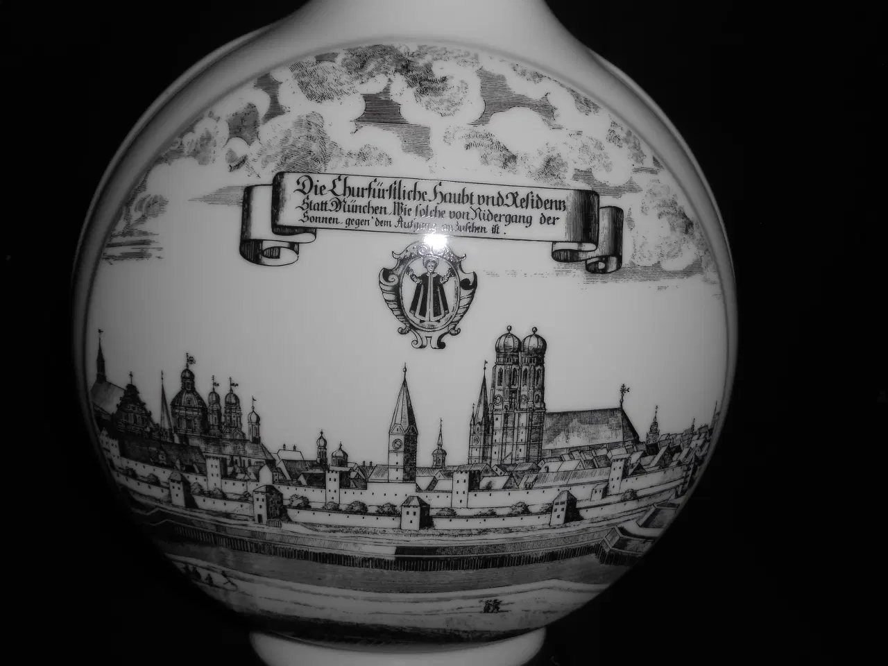 Billede 4 - Stor Porcelæn kande motiv af München 31 cm høj