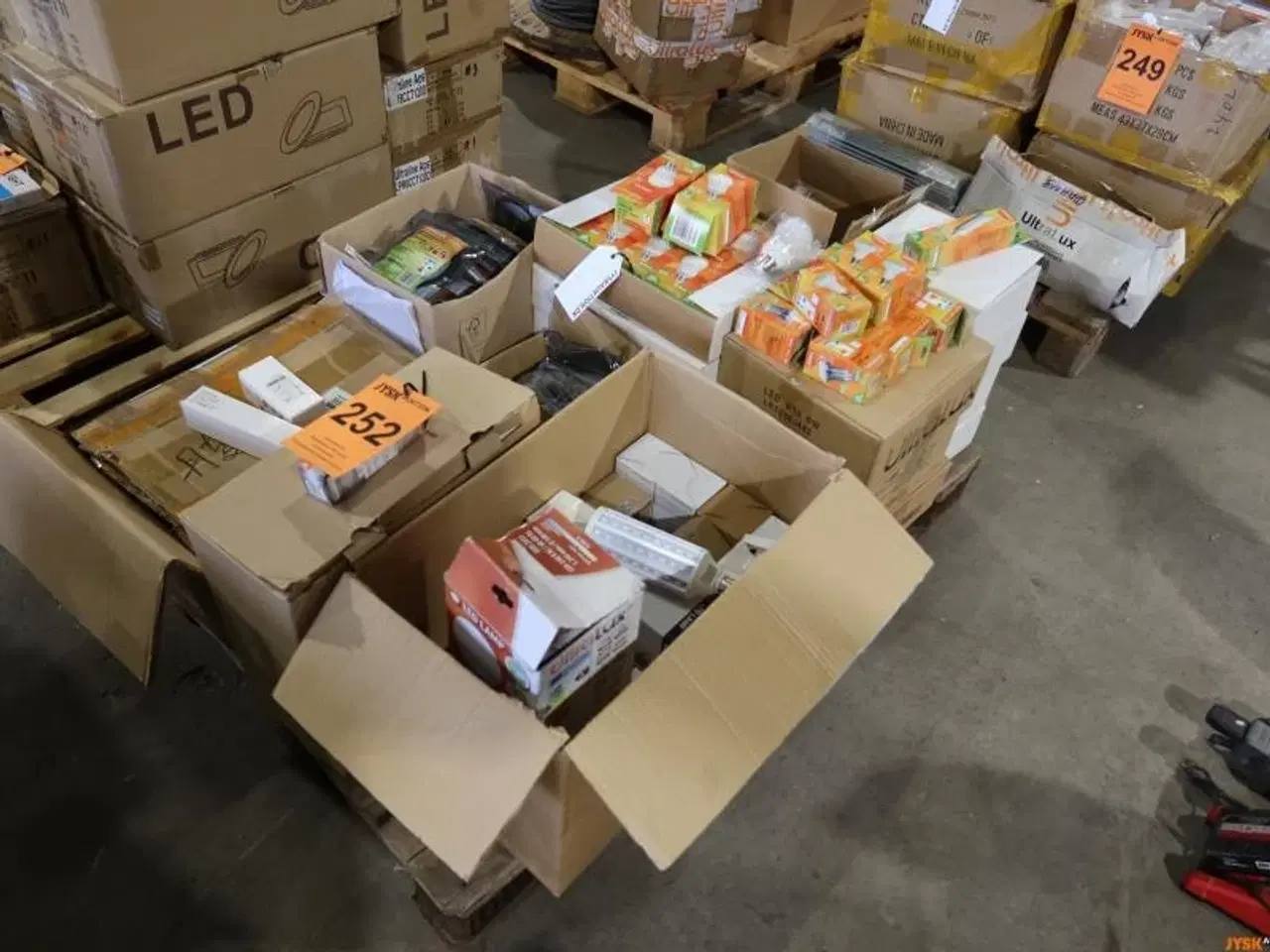 Billede 1 - BELYSNING. Parti