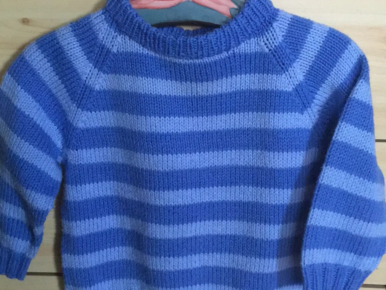 Billede 2 - Ny håndstrikket sweater str2/3år