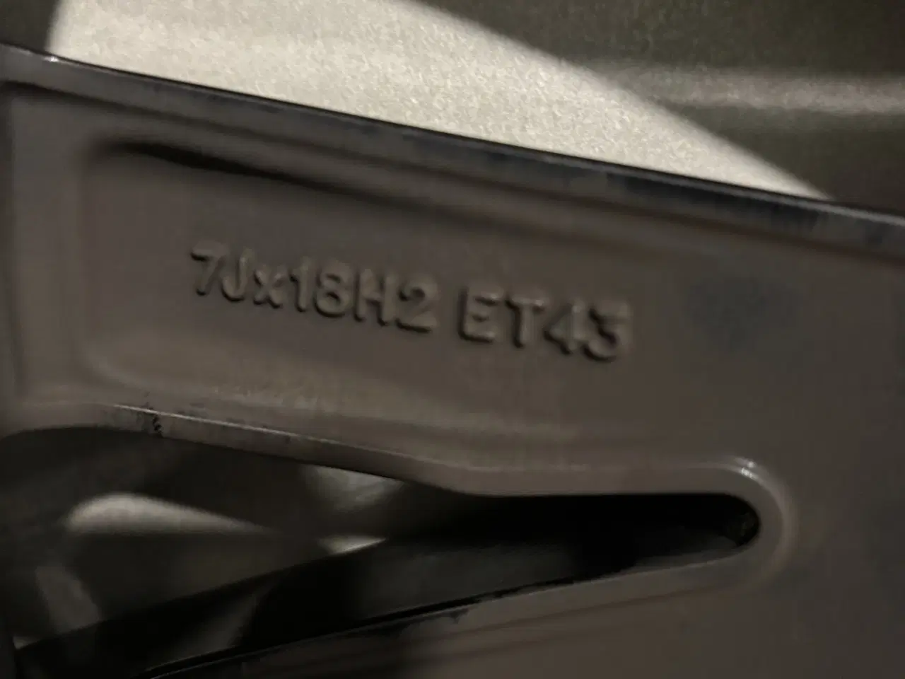 Billede 9 - VW sommerdæk med original fælge