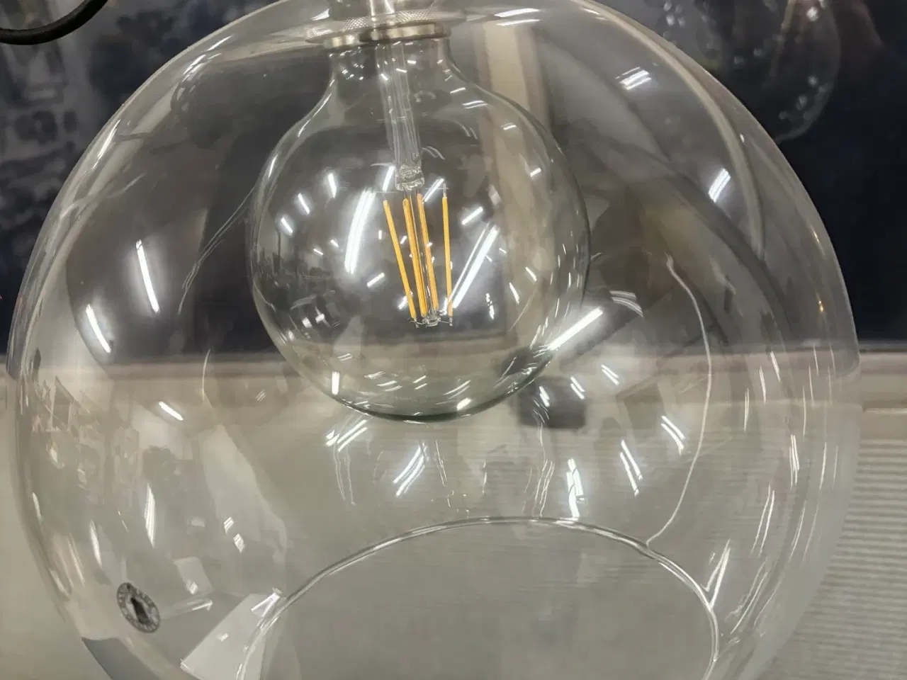 Billede 3 - Lamper af glas 3 stk incl pærer