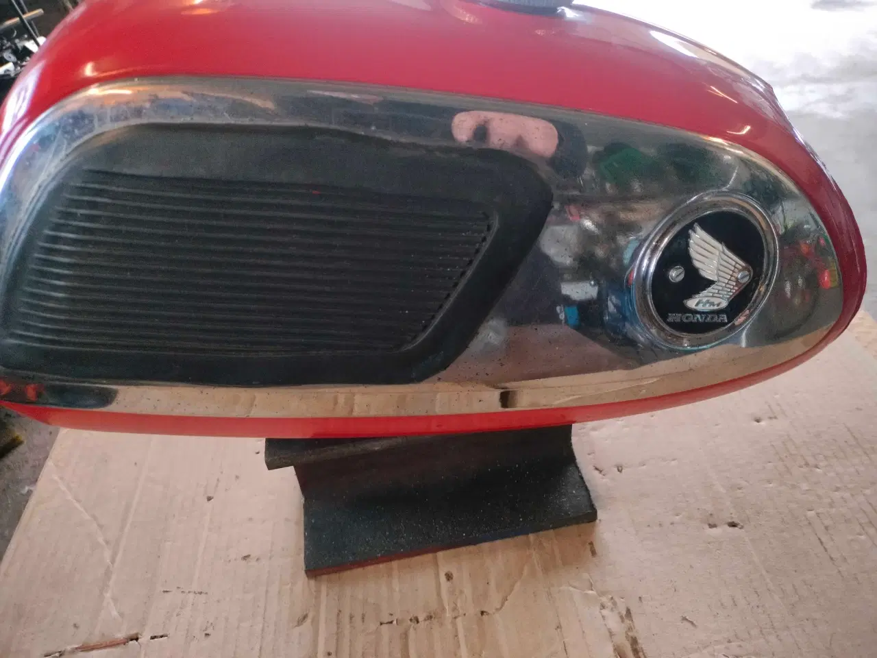 Billede 3 - Benzintank bagsvinger Honda CD 50