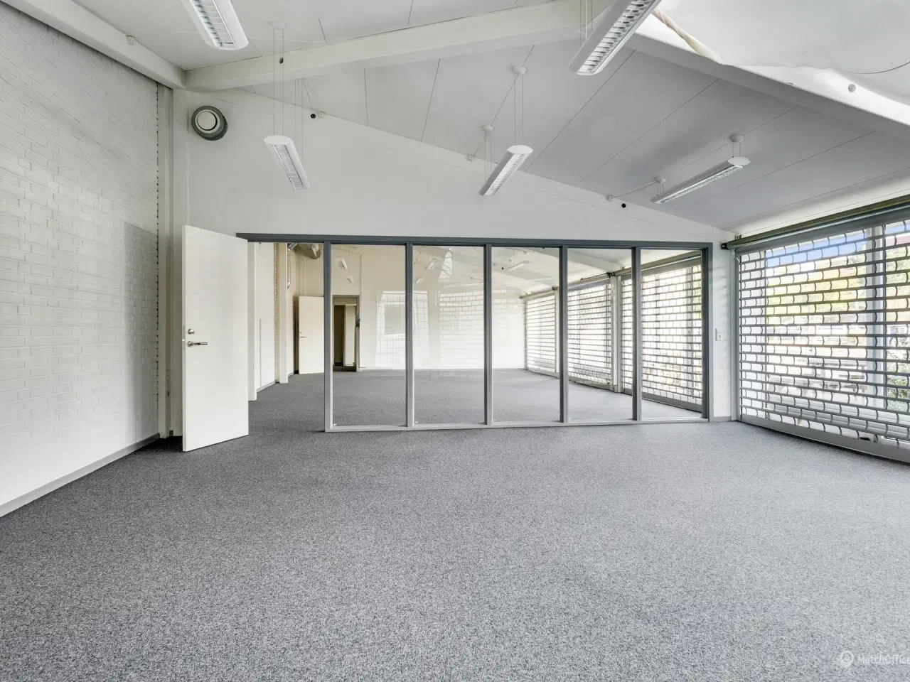 Billede 10 - Lyst og funktionelt kontorlokale tæt på offentlig transport og motorvej