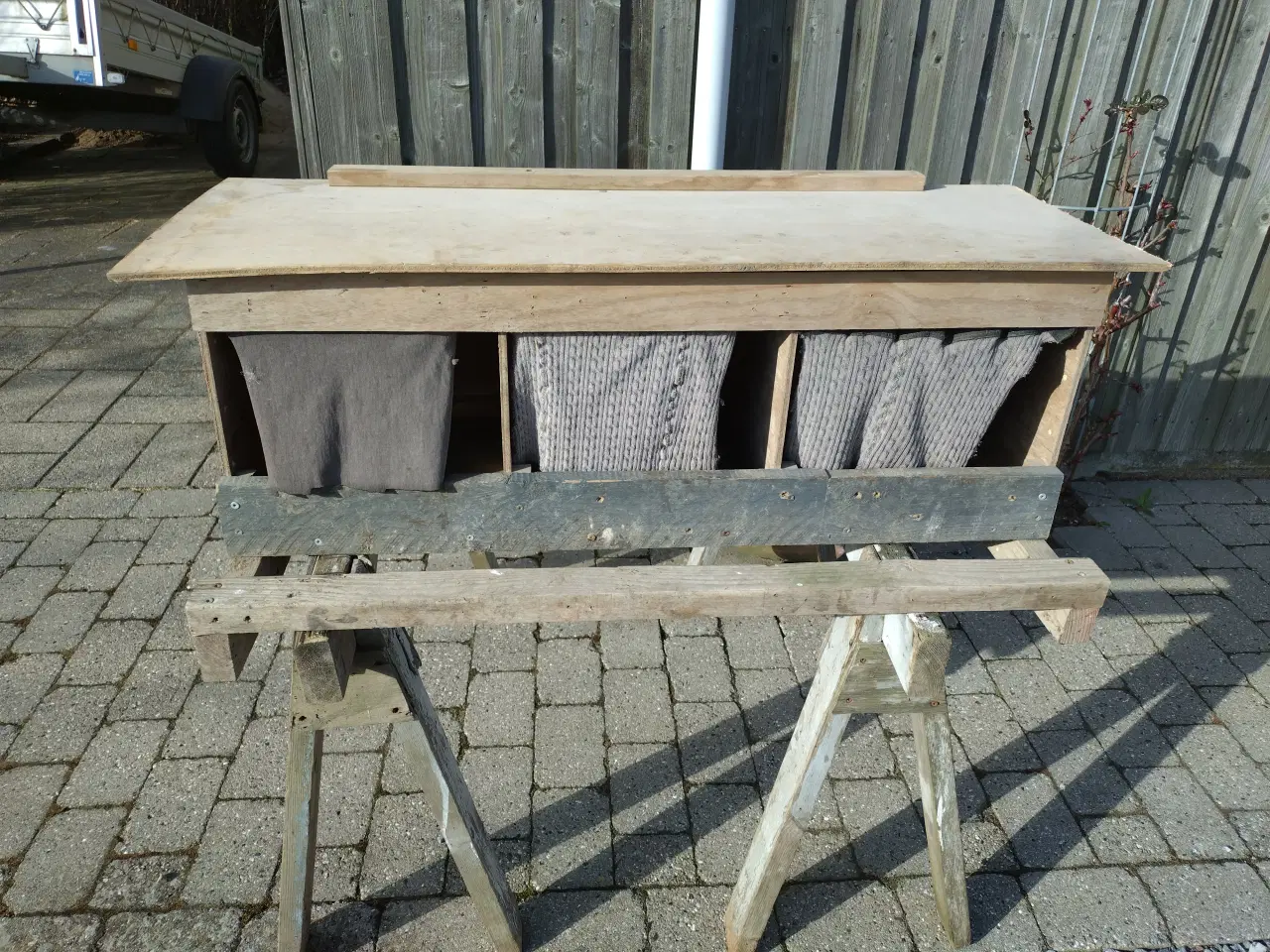 Billede 1 - Redekasse til 3 høns