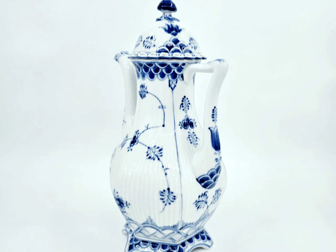 Billede 11 - Musselmalet Helblonde Kaffekande Porcelæn 