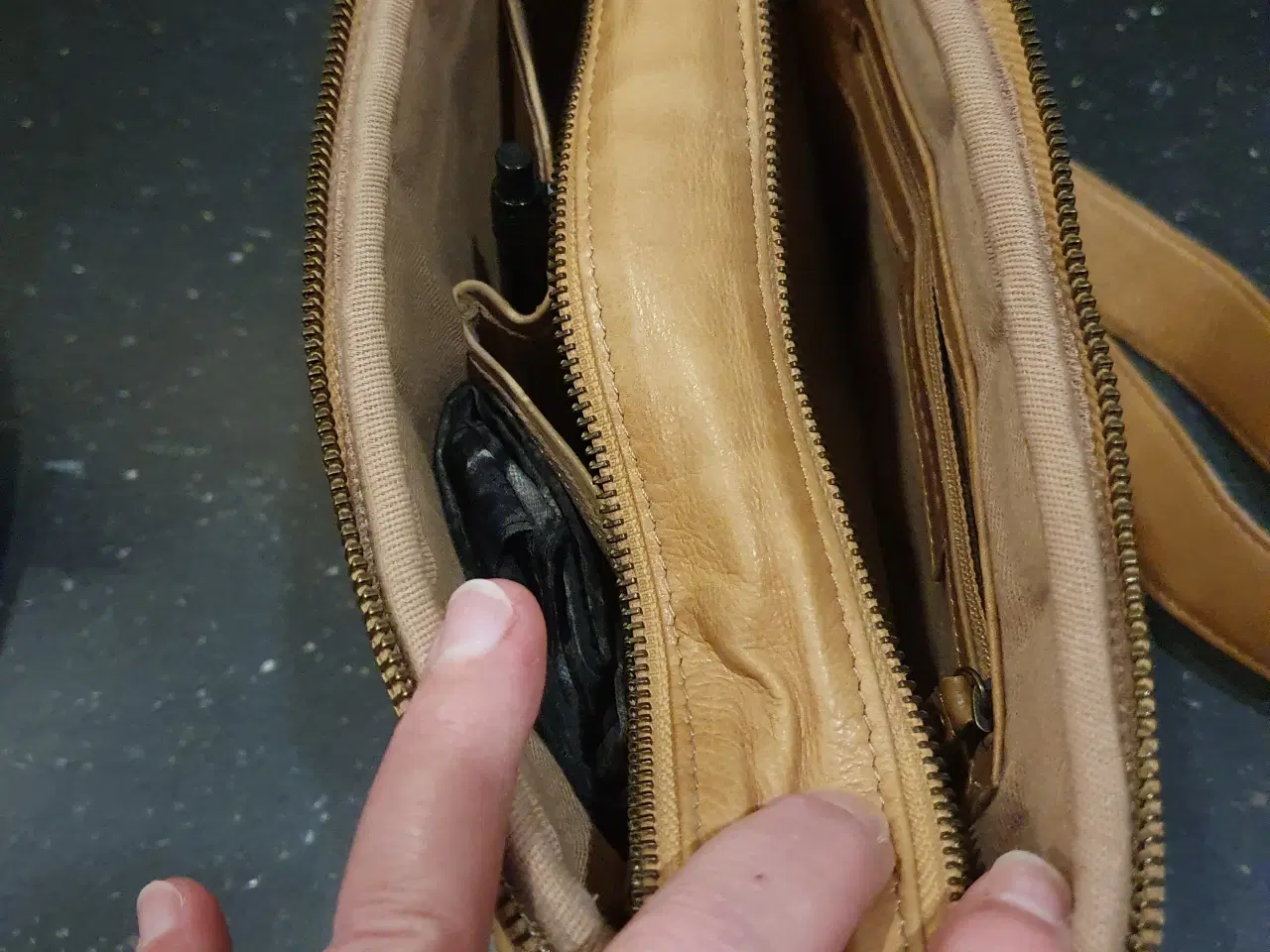 Billede 3 - Super flot skuldertaske