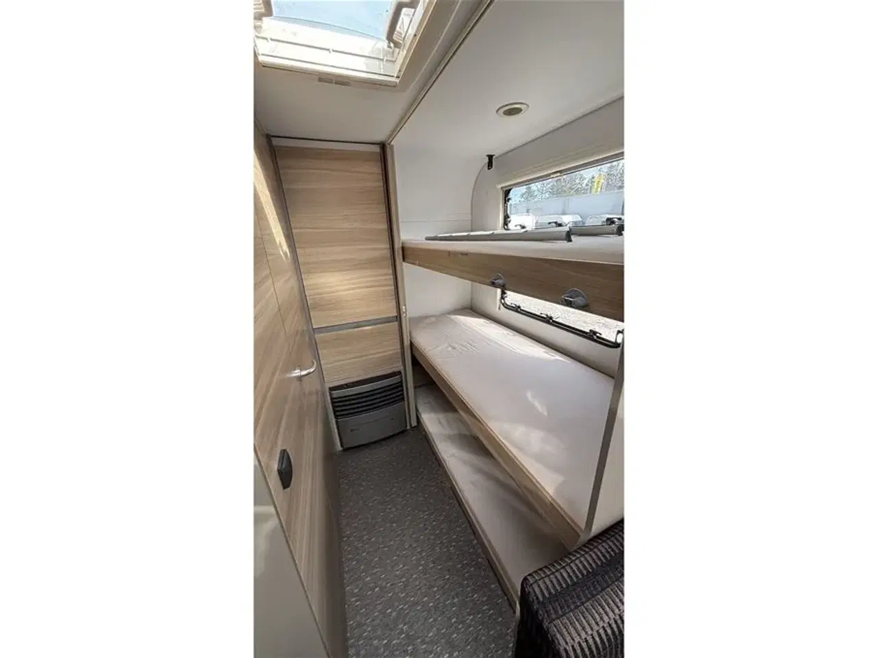 Billede 3 - 2016 - Adria Altea 552 PK   3 køjer, meget pæn og velholdt