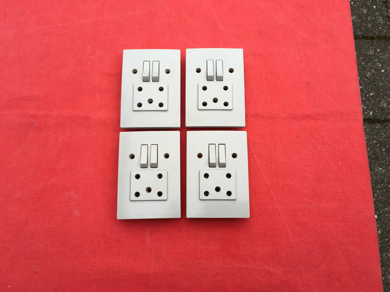 Billede 1 - Dobbelte stikkontakter bredde 68 mm