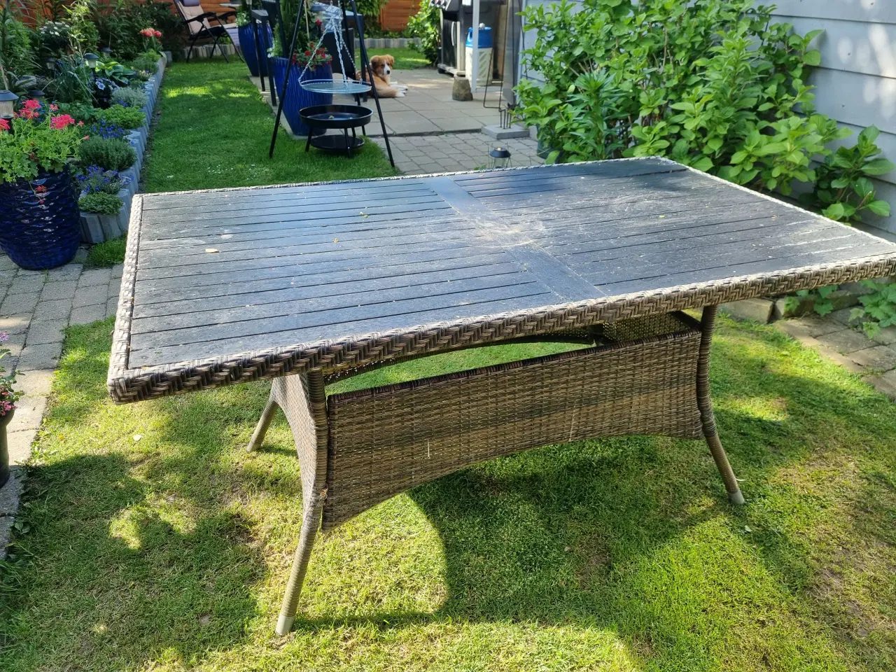 Billede 1 - Havebord trænger til en kærlig hånd 