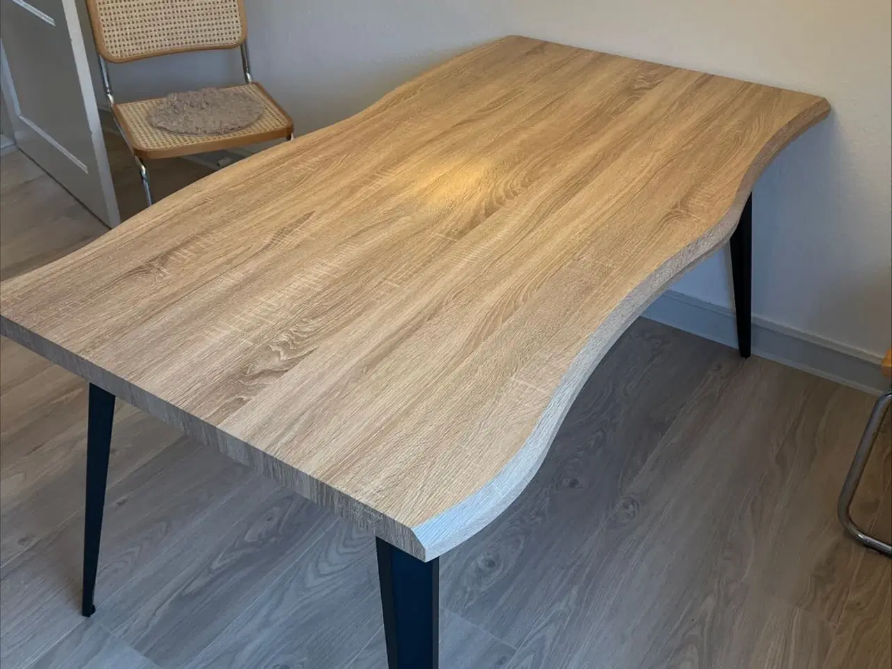 Billede 1 - Spisebord i rigtig god stand