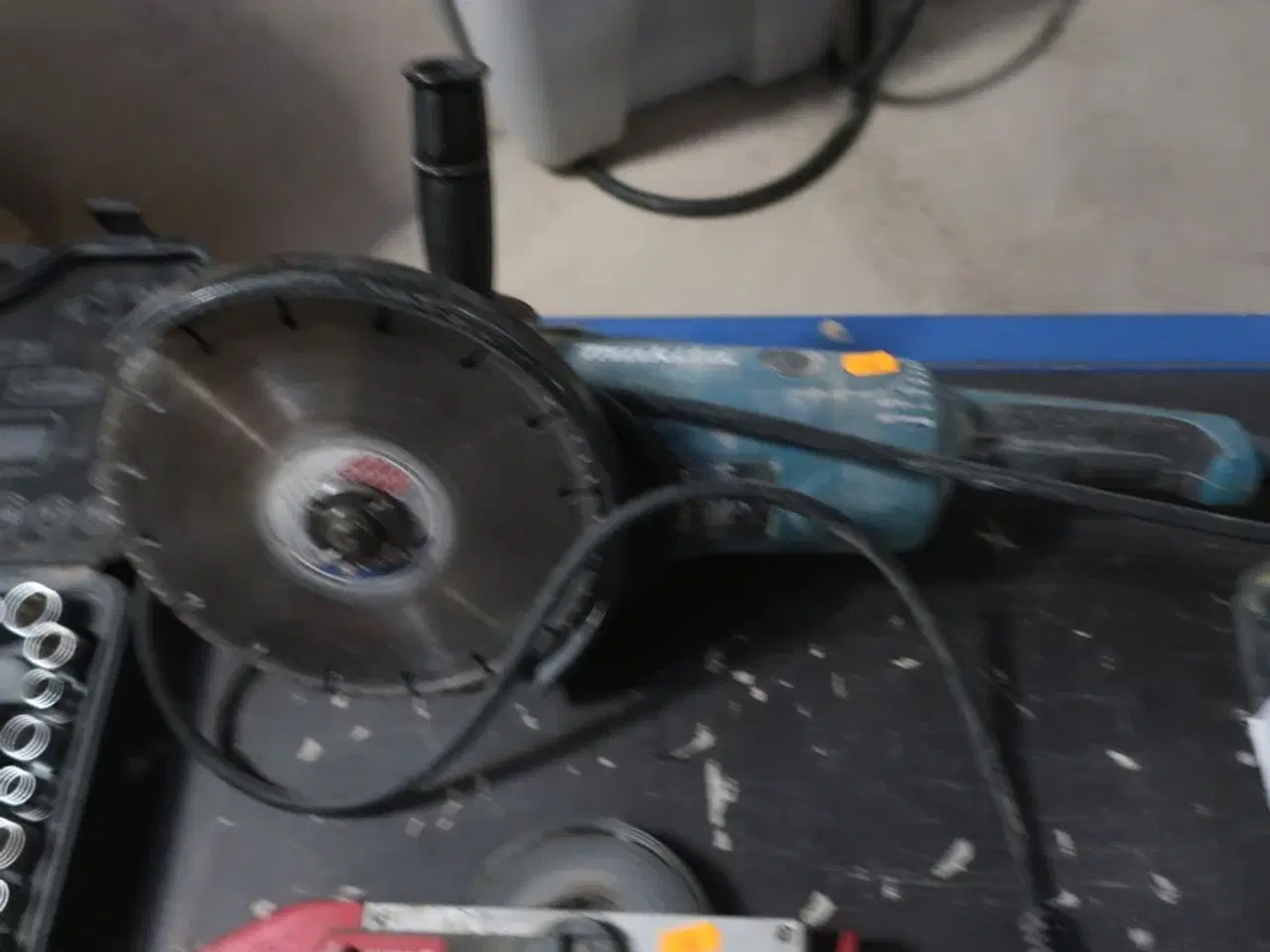 Billede 2 - Vinkelsliber MAKITA GA9020R, topnøglesæt, hansker, vinkel og målebånd