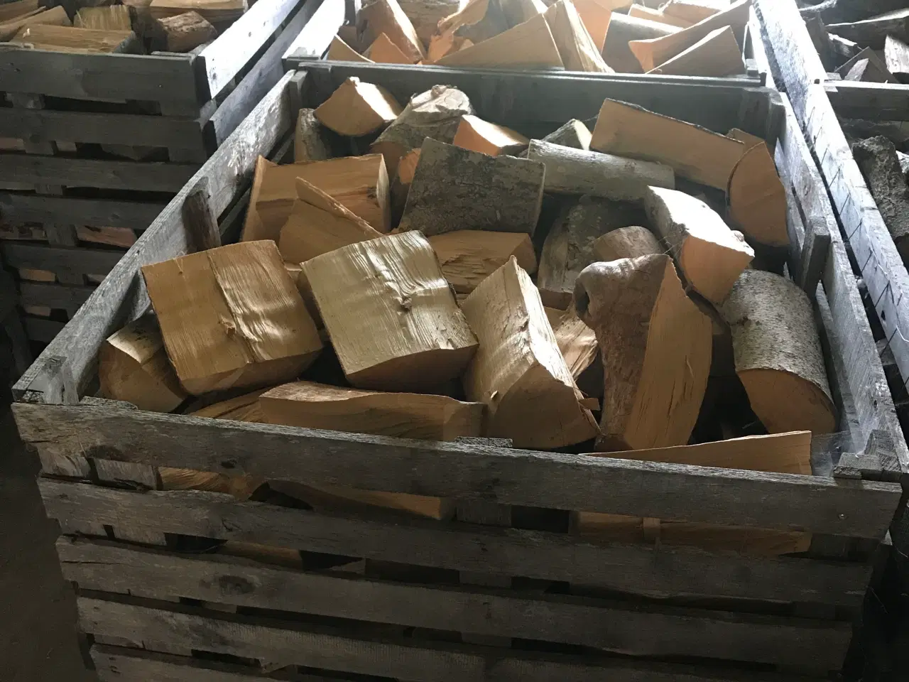 Billede 1 - Tørt og fyringsklart brænde