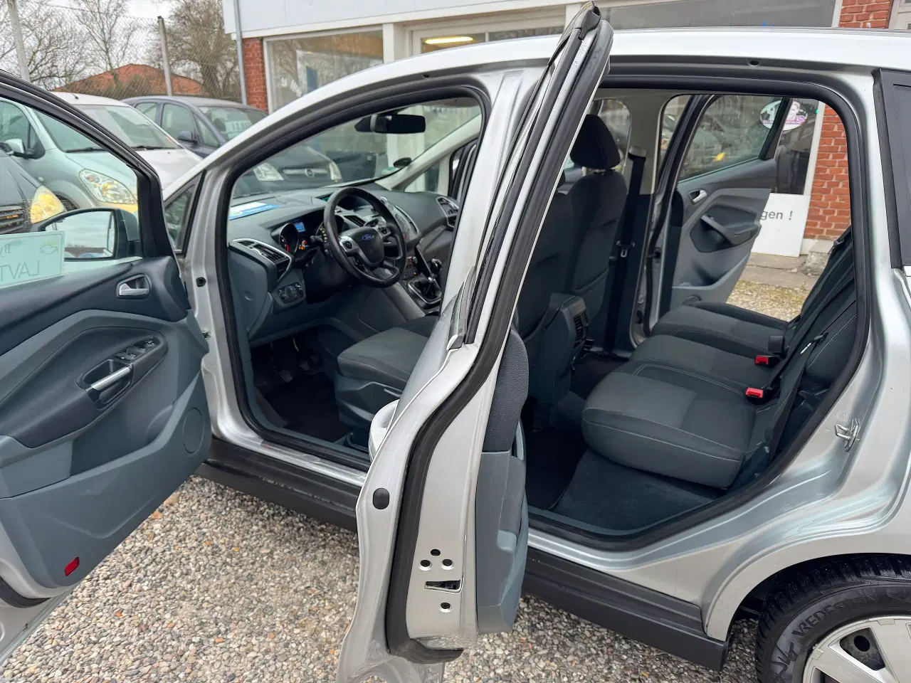 Billede 15 - Ford C-Max Nysyn Kun kørt 175000km Meget Pæn.