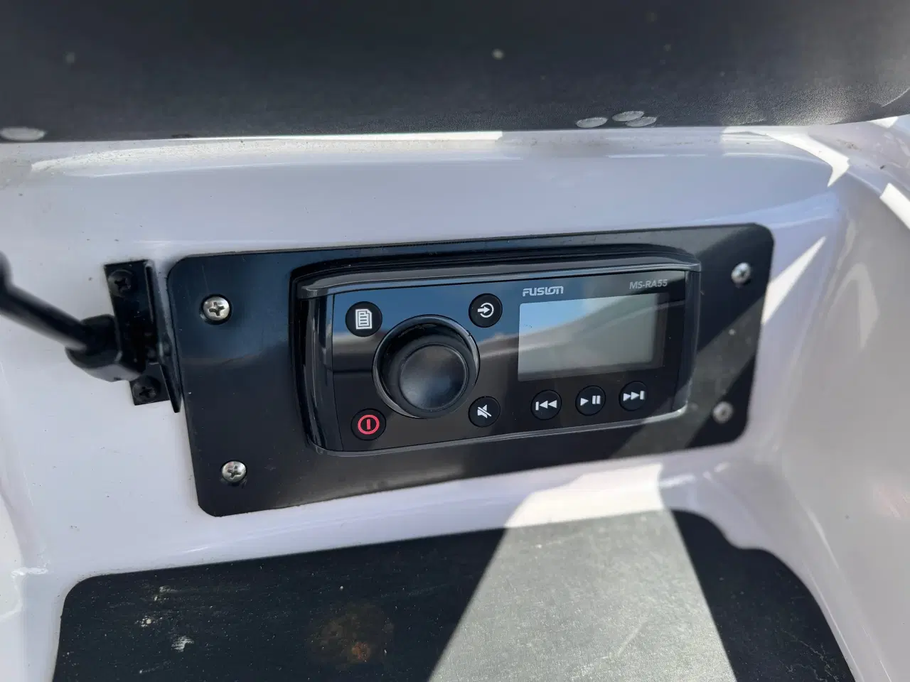 Billede 12 - 226 Limited med 375 hk ZR6 8,1L V8 i/o og 3000 kg Humbauer bådtrailer - Engros til CVR nummer