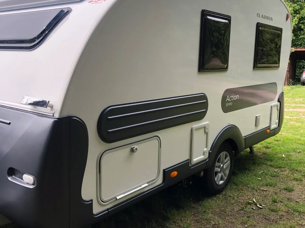 Billede 4 - Super flot 2 Pers. Campingvogn sælges
