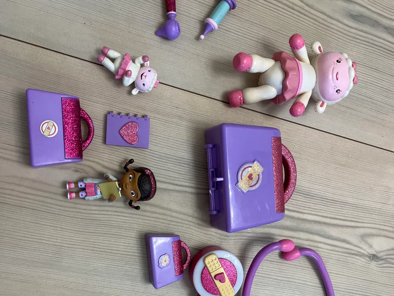 Billede 2 - Figurer og tilbehør Doktor Mcstuffins 