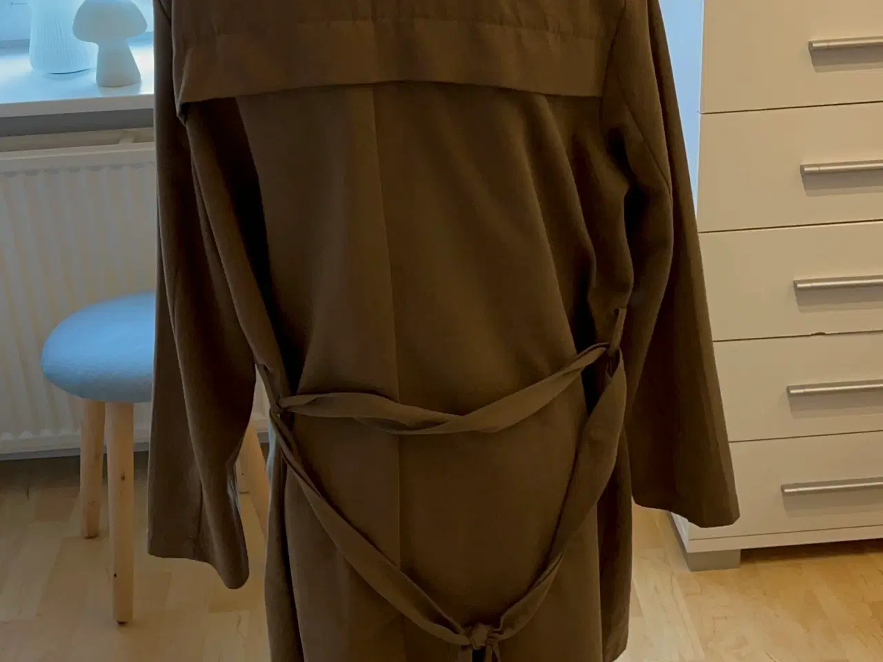 Billede 1 - Fin brun forår/sommer frakke