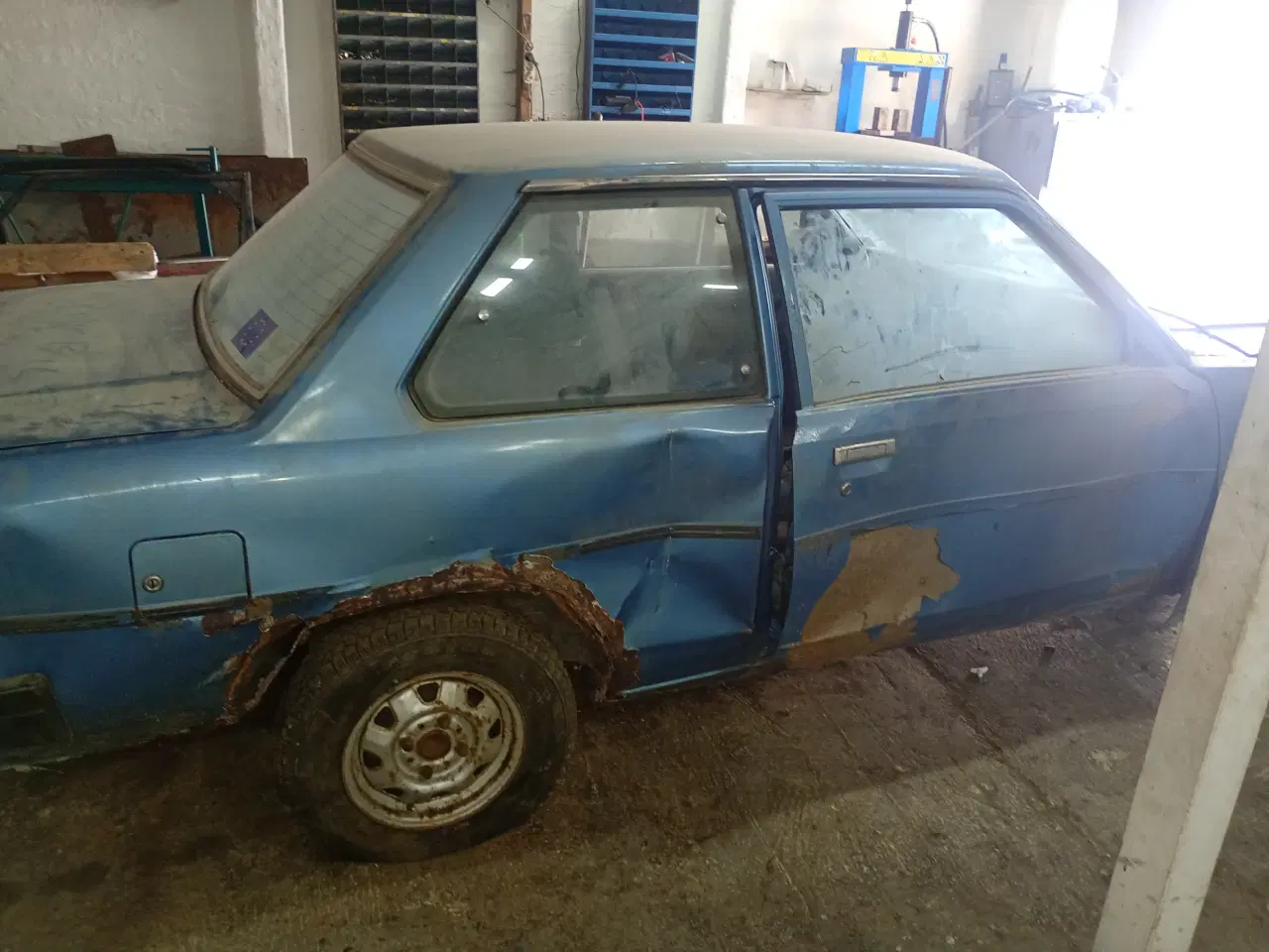 Billede 4 - Jeg har den har gammel totoya Corolla ke70 