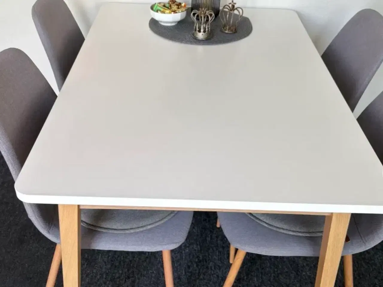 Billede 1 - Spisebord