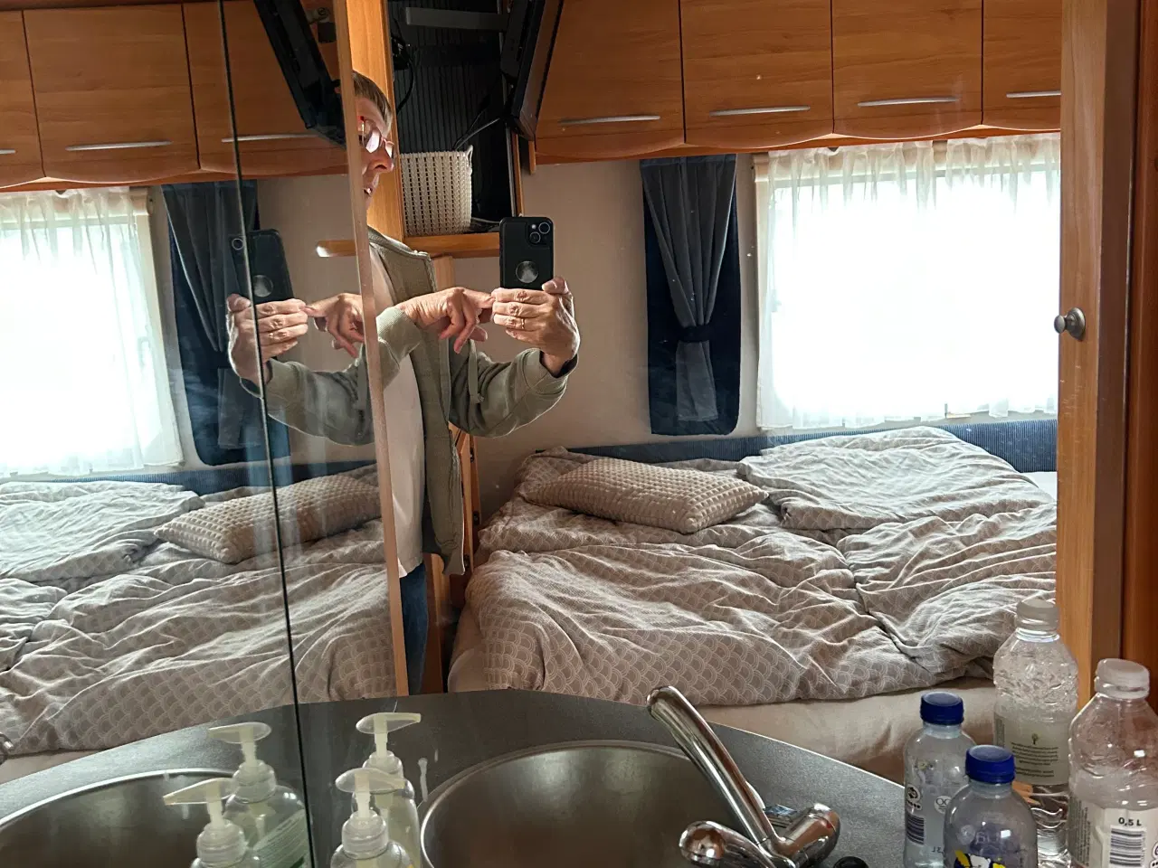 Billede 7 - Fastligger campingvogn med stor fortelt 