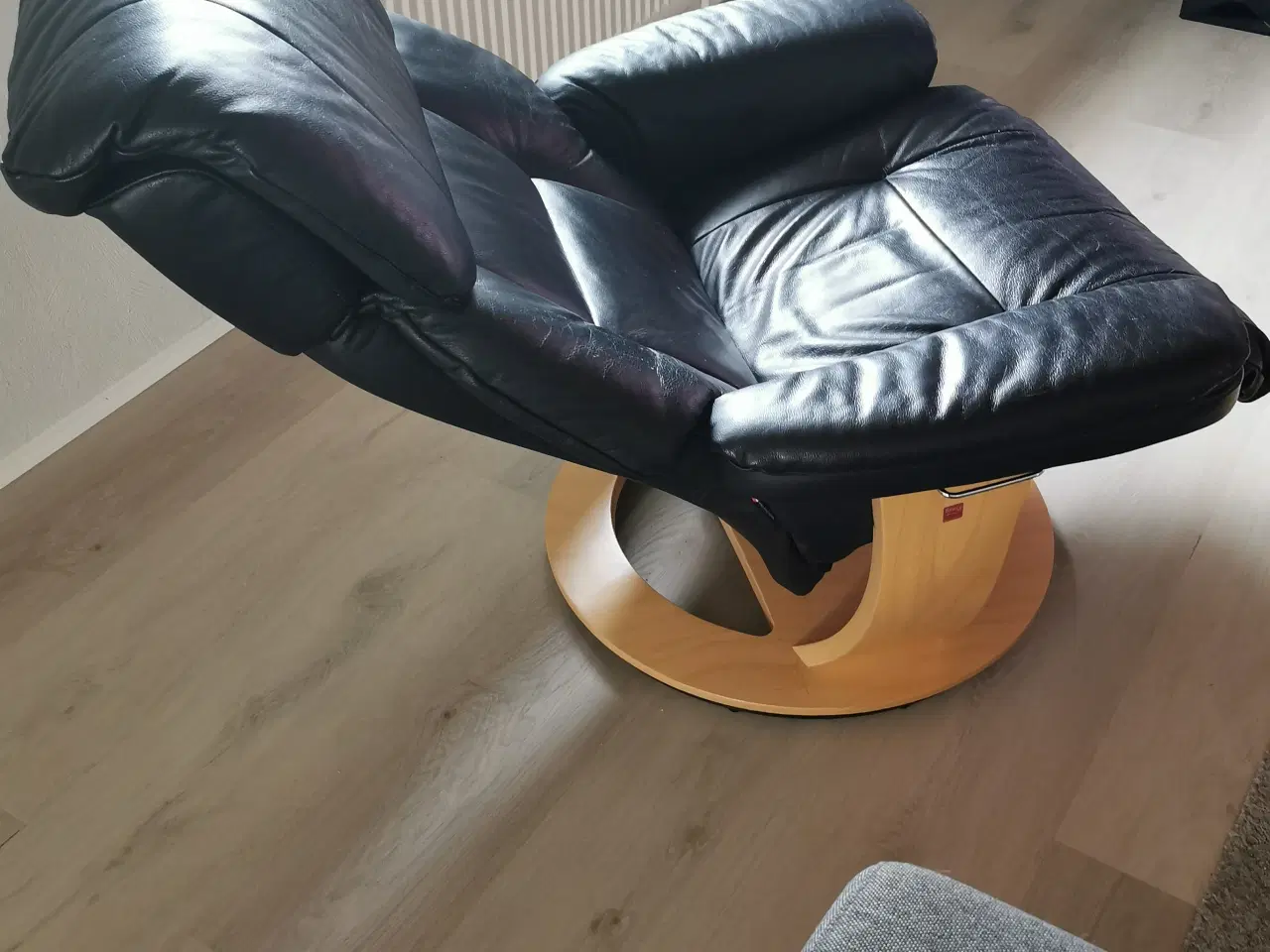 Billede 1 - Okse Læderstol m/vippefunktion m/skammel