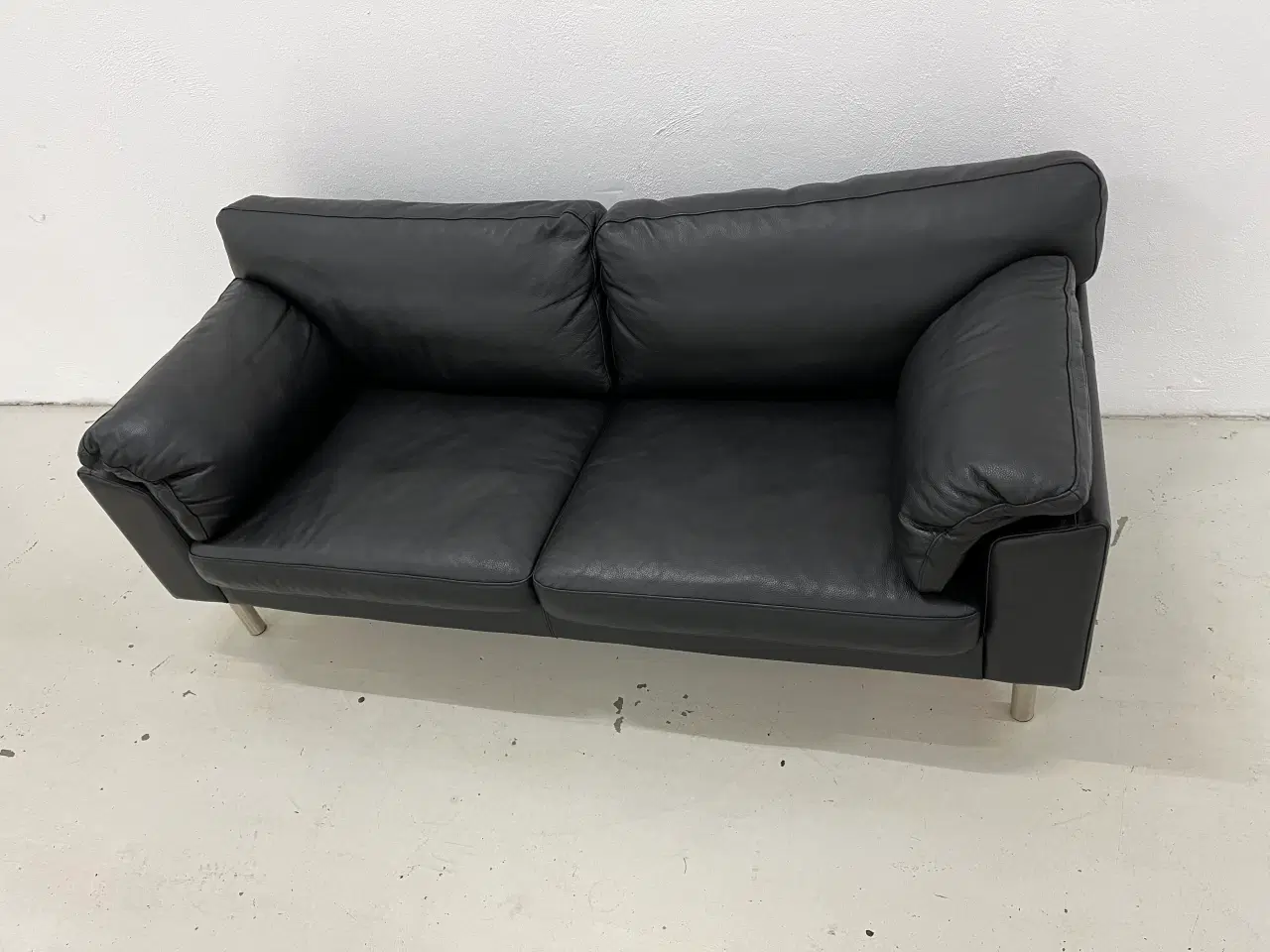 Billede 3 - Skalma Palermo 2 1/2 Pers.Sofa i sort okselæder.