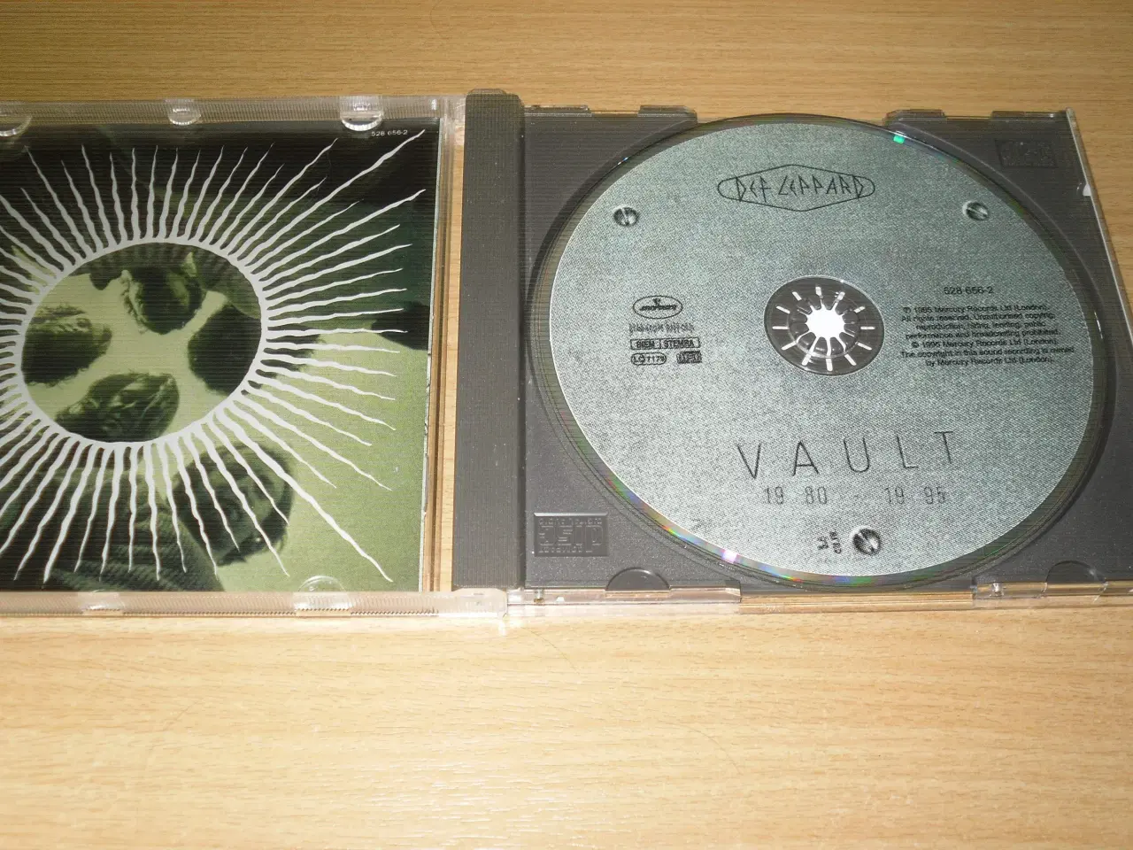 Billede 2 - DEF LEPPARD; Greatest Hits; VAULT; 1995.