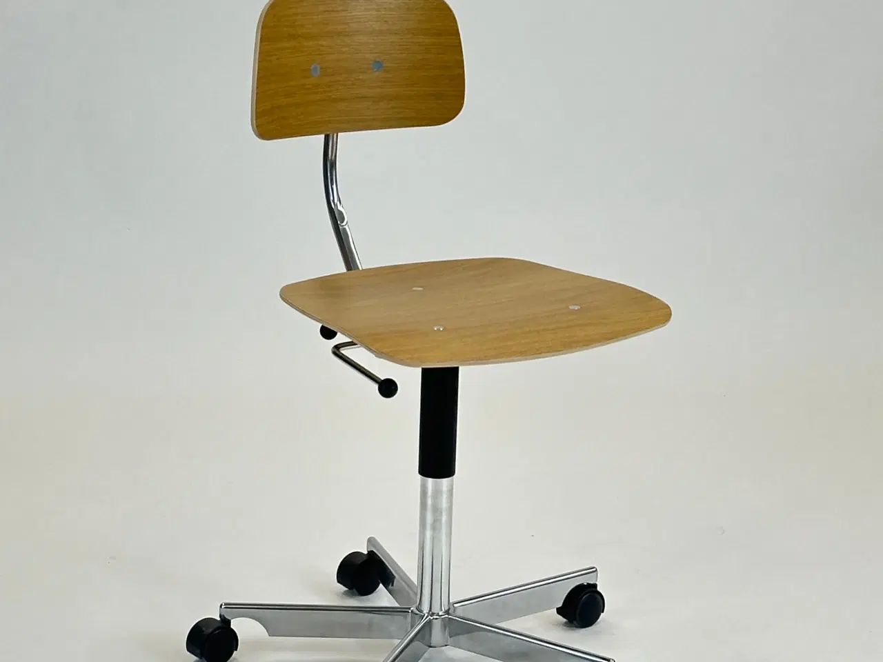 Billede 1 - Montana Kevi 2533 kontorstol (Træ)