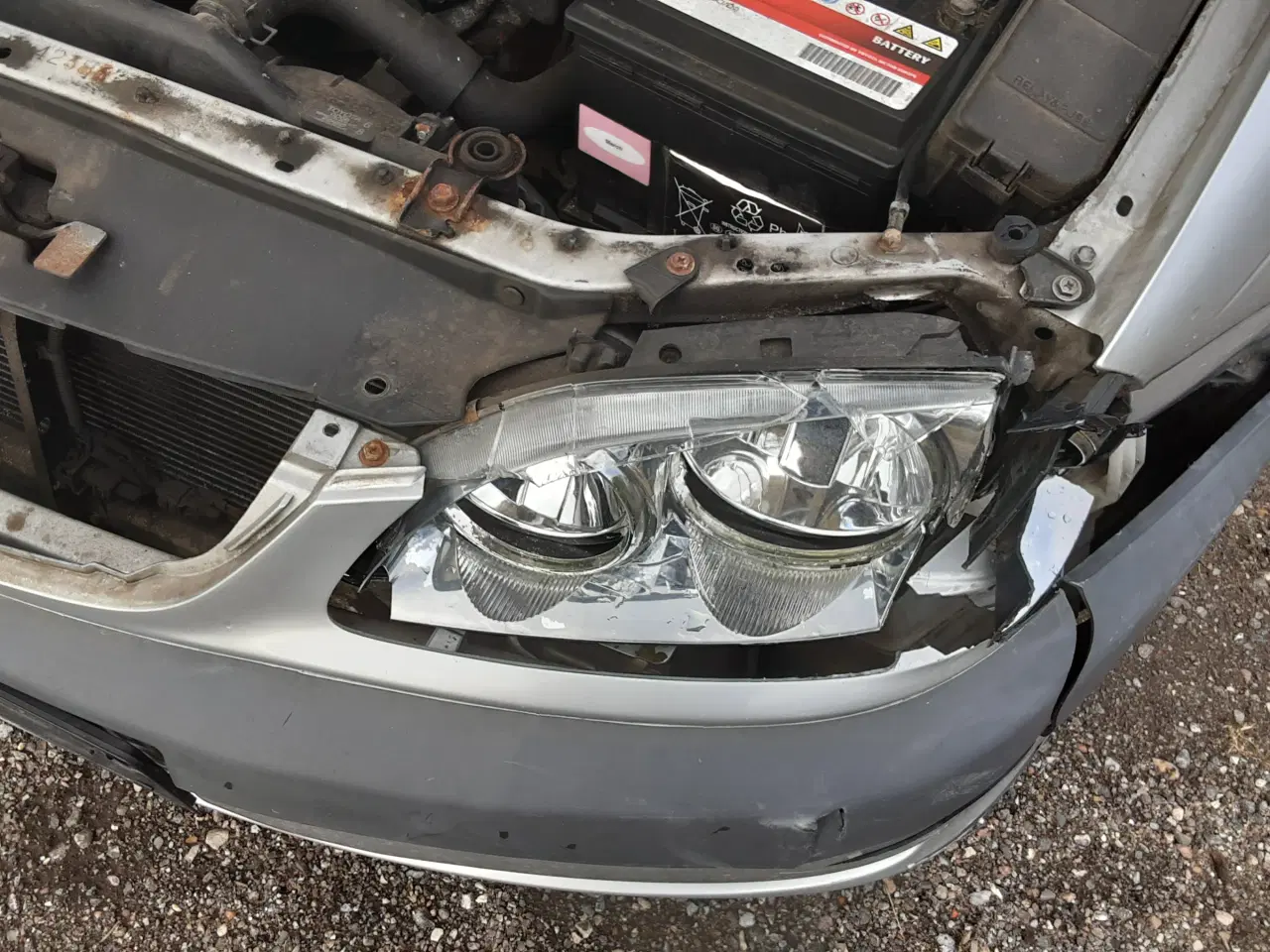 Billede 10 - Toyota avensis skade