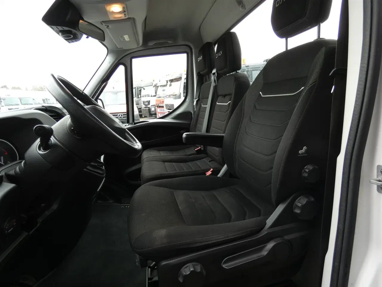 Billede 8 - Iveco Daily 35C18 4100mm 3,0 D 180HK Ladv./Chas. 8g Aut.