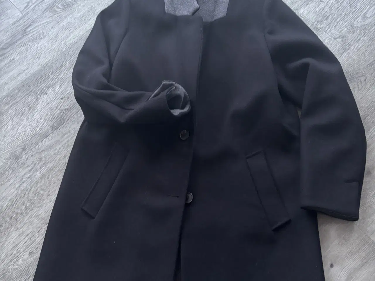 Billede 3 - Esprit uldfrakke med foer. Str. L. 