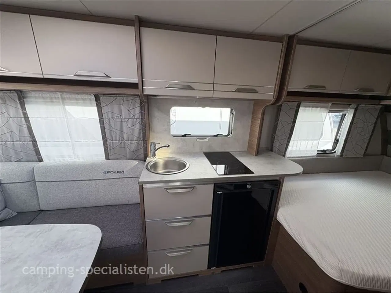 Billede 4 - 2022 - Knaus Sport 450 FU SPORT E POWER SELECTION   Knaus Sport 450 FU E-power 2022 - inkl. Ventura 300 fortelt - kan nu ses hos Camping-Specialisten.dk