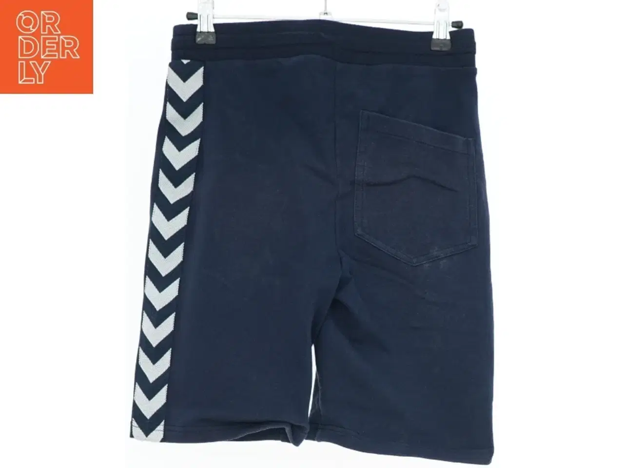 Billede 2 - Mørkeblå shorts fra Hummel (str. 152)