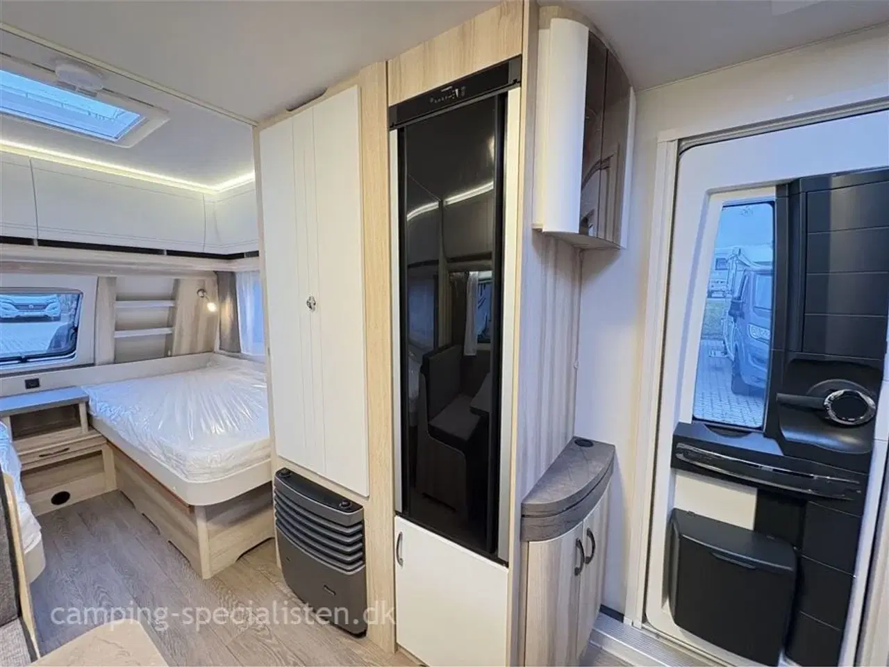 Billede 5 - 2026 - Hobby De Luxe 460 SL   2026 Hobby De Luxe 460 SL DK LINE - Kan ses nu hos Camping-Specialisten.dk