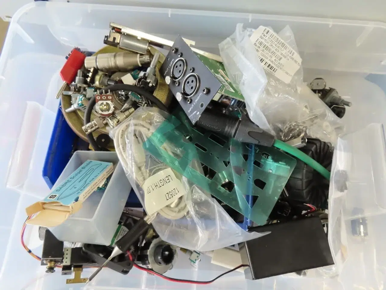 Billede 5 - Palle med rester fra TC ELECTRONIC