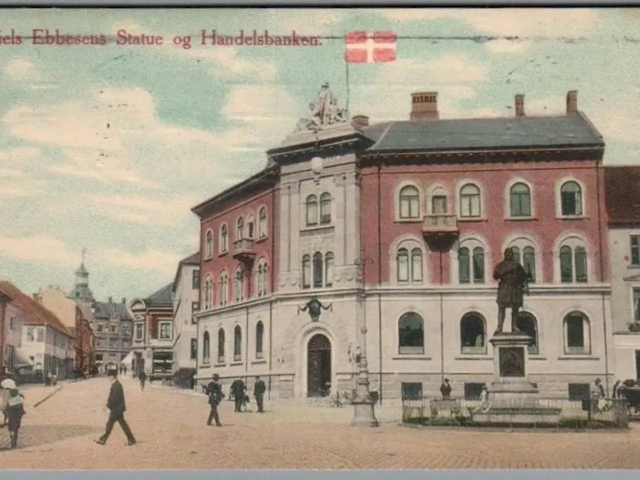 Billede 1 - Niels Ebbesens Statue og Handelsbanken - Postkort - Brugt