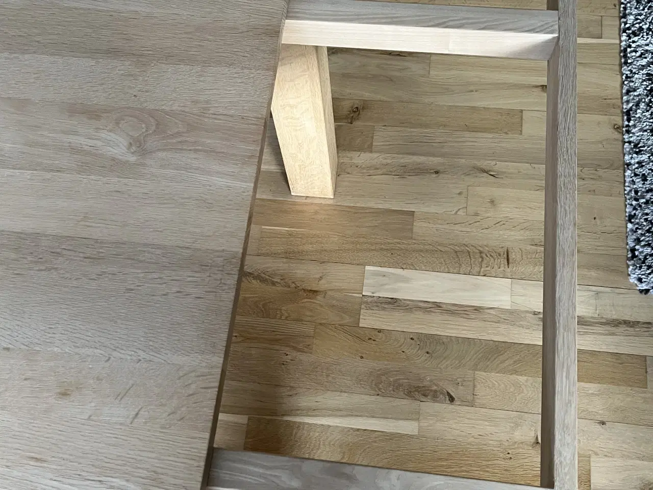 Billede 4 - Massiv spisebord i eg