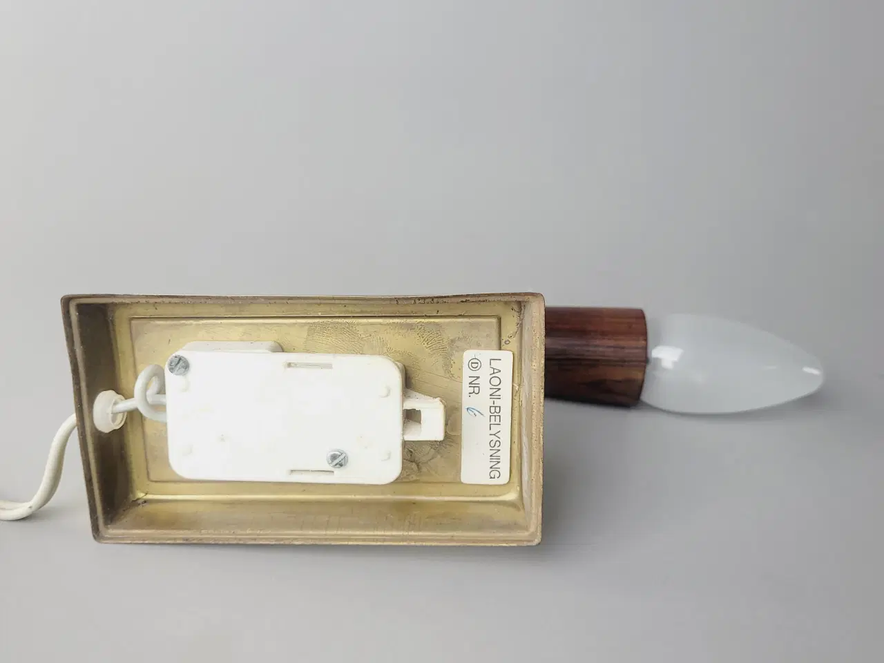 Billede 7 - ⭐️· Super flot retro væglampe i teak og messing