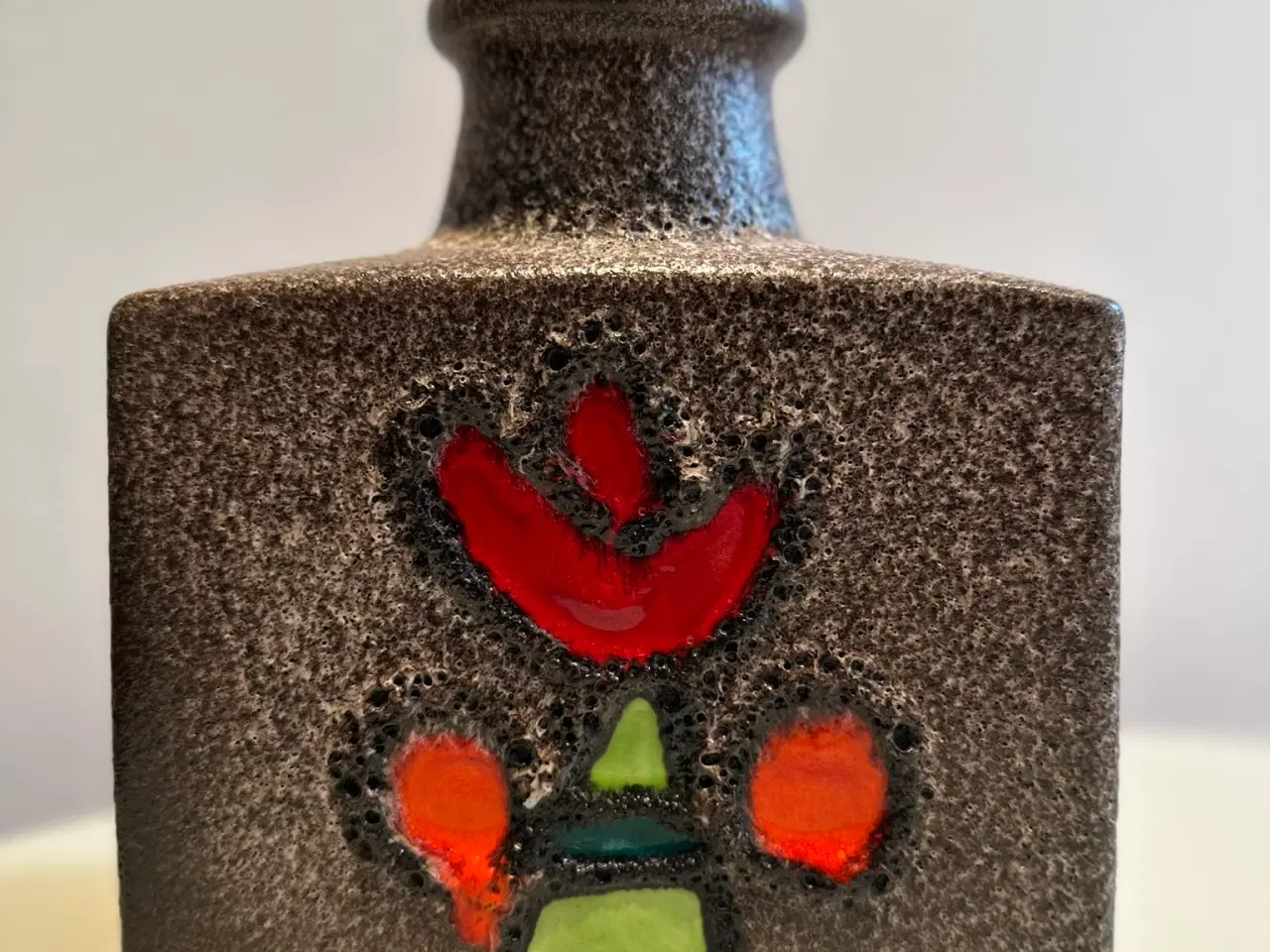 Billede 2 - Unik flot farverig blokvase fra nummereret 281-19