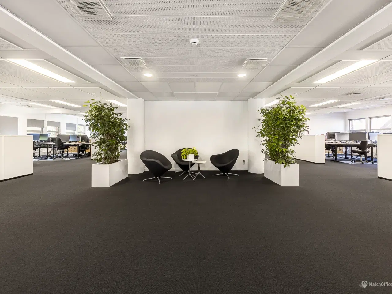 Billede 2 - 819 m² kontor med plads til 44 arbejdspladser, nem tilgængelighed og parkering.