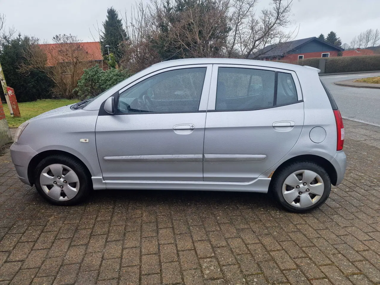 Billede 1 - Fin lille bil ,benzin vegtagift 868kr